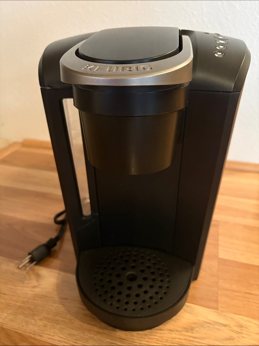 Keurig Compact Coffee Brewer in Black with Silver Accent